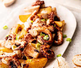 Poulpe grillé et pommes de terre