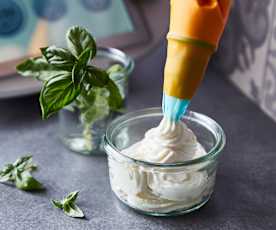 Crème fouettée au basilic