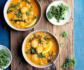 Sopa de albóndigas y garbanzos