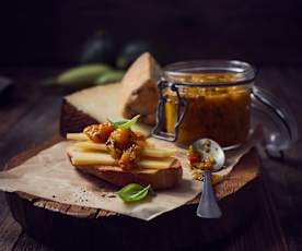 Zucchini-Curry-Chutney mit Aprikosen