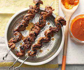 Rindfleisch-Kebabs mit Monkey-Gland-Sauce