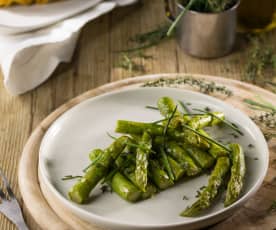 Contorno di asparagi alle erbe aromatiche sottovuoto
