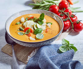 Sommerliche Gemüsesuppe