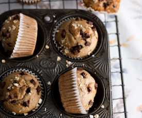 Bananen-Walnuss-Muffins mit dunkler Schokolade