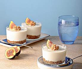 Επιδόρπιο γιαουρτιού με μέλι, σύκα και καρύδια