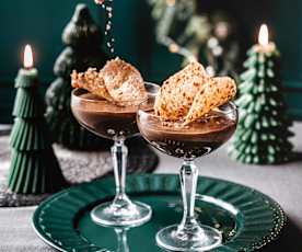 Mousse au chocolat en verrine et tuile praliné