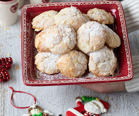 Amaretto biscuits