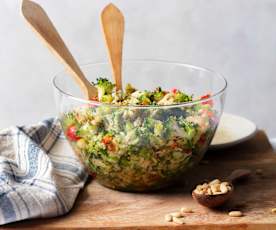 Brokolicový salát s piniovými oříšky