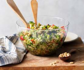 Ensalada de brócoli, pimiento y manzana