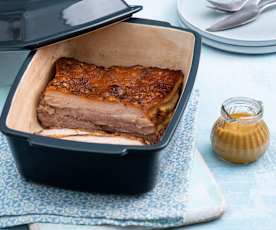 Chrupiący boczek z piwnym sosem