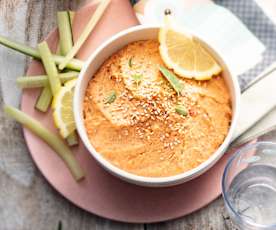 Babyfreundlicher Hummus mit gerösteten Roten Paprikaschoten