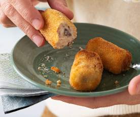 Croquetas de gorgonzola, pera y nueces