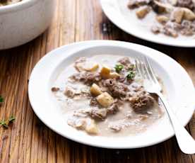 Spezzatino di manzo a Cottura Lenta con salsa ai funghi