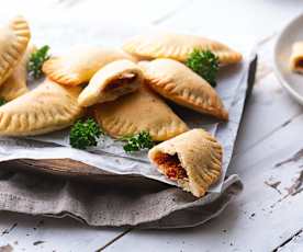 Vegan empanadas met paprika-champignon vulling