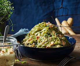 Tagliatelle mit Pastinaken-Pesto