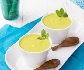 Vellutata fredda di zucchine e menta