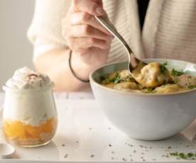 Sopa de lentilhas amarelas com almôndegas e creme solero