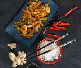 Kurczak w miodowym sosie teriyaki z warzywami i ryżem