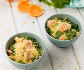 Orangencouscous mit gedämpftem Lachs