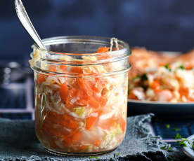 Kraut mit Karotten fermentiert (mit Gemüsestyler)