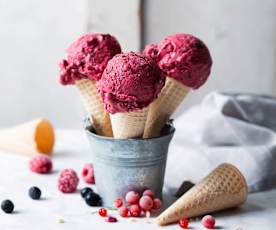 Παγωτό με φρούτα