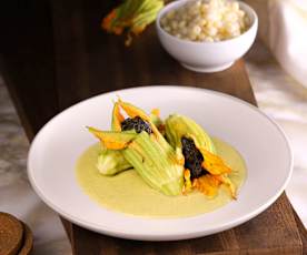 Flor de calabaza rellenas de mousse de huitlacoche