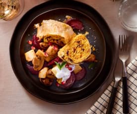 Couscous-Strudel mit Röstgemüse und Minz-Granatapfel-Dressing