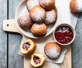 Beignets à la confiture de framboises