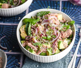 Thunfisch-Avocado Salat mit fermentierten Zwiebeln (mit Gemüsestyler)