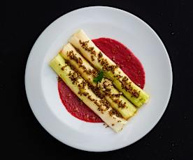 Cannelloni di porro al baccalà mantecato su salsa di rapa rossa di Mattia Poggi