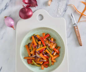 Saltear mistura de legumes