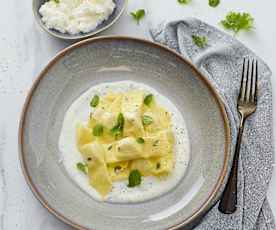 Ravioli di magro con salsa di caprino alla menta