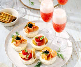 Herzhafte Mini-Cheesecakes mit Erdbeer-Cocktail