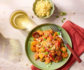 Gnocchi in Paprika-Chorizo-Sauce mit Cheddar
