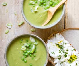 Velouté froid de petits pois à la menthe et à la ricotta