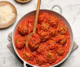 Meatballs with tomato sauce