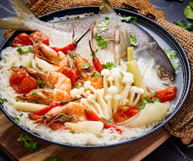 White Tom Yum Seafood Noodles