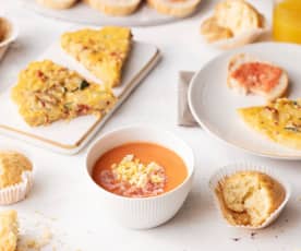 Brunch spagnolo (muffin, tortilla, salmorejo e pan all'aglio e pomodoro)