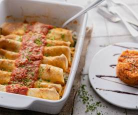 Tartare de carottes, pommes et noisettes. Crêpe aux épinards à la sauce tomate