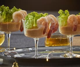 Bicchierini di gamberi in salsa cocktail