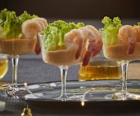 Bicchierini di gamberi in salsa cocktail