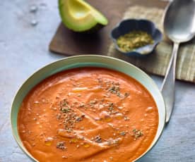 Zuppa di avocado e pomodoro