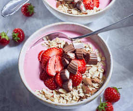 Erdbeer-Smoothie-Bowl