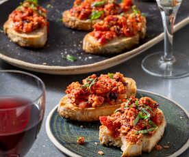 Bruschetta mit Tomate und Mozzarella