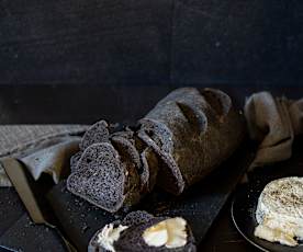 Black rye bread
