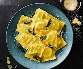 Ravioli burro e salvia