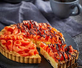 Tarta de mamey y chocolate con crema pastelera