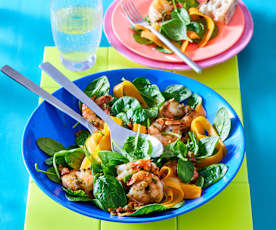 Spinat-Möhren-Salat mit Garnelen