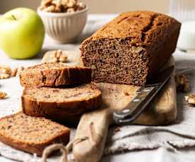 Bezglutenowy chlebek z daktylami i jabłkami