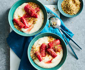 Polenta porridge with roast rhubarb and sweet dukkah (Diabetes)